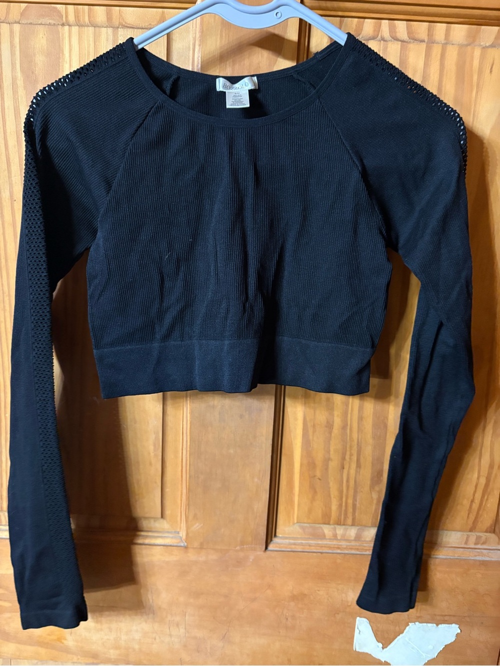 Bozzolo Black Long-Sleeve Cropped Knit Top